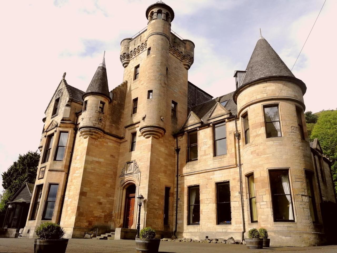 Broomhall Castle 3*